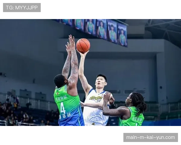 广厦胡金秋15投13中轰32分 内线终结效率接近九成